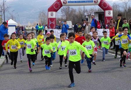 Imagen El duatlón, el bádminton, el judo, el tenis y la natación comparten protagonismo en un fin de semana repleto de Juegos Escolares